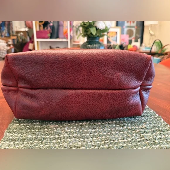 Medium Cinnamon Bear Classic Tote Bag Portland Leather Goods - Picture 3 of 11